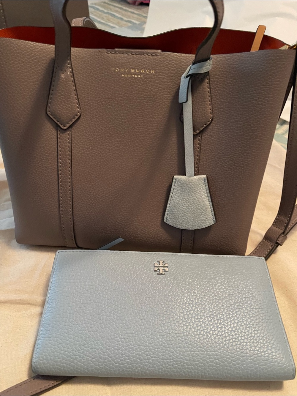 Tory Burch Mauve Pebbled Leather Shoulder Bag with Light Gray Tag - Picture 9 of 11
